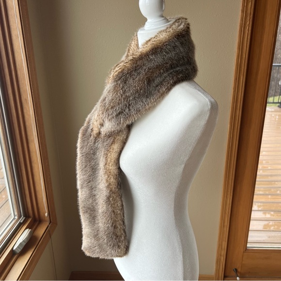 Restoration Hardware Faux Fur Scarf Winter Wrap Brown Chic Feminine Classy - Picture 3 of 12